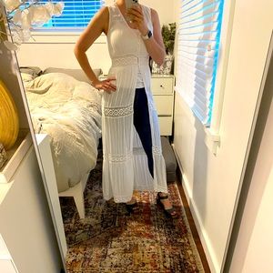 NWOT White Sleeveless Macrame Duster